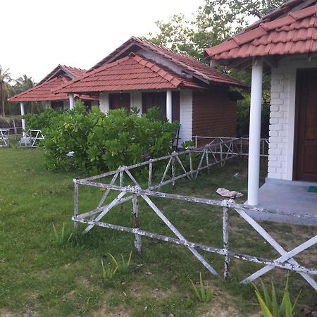 Windy Beach Cabanas Kalpitiya Zimmer foto